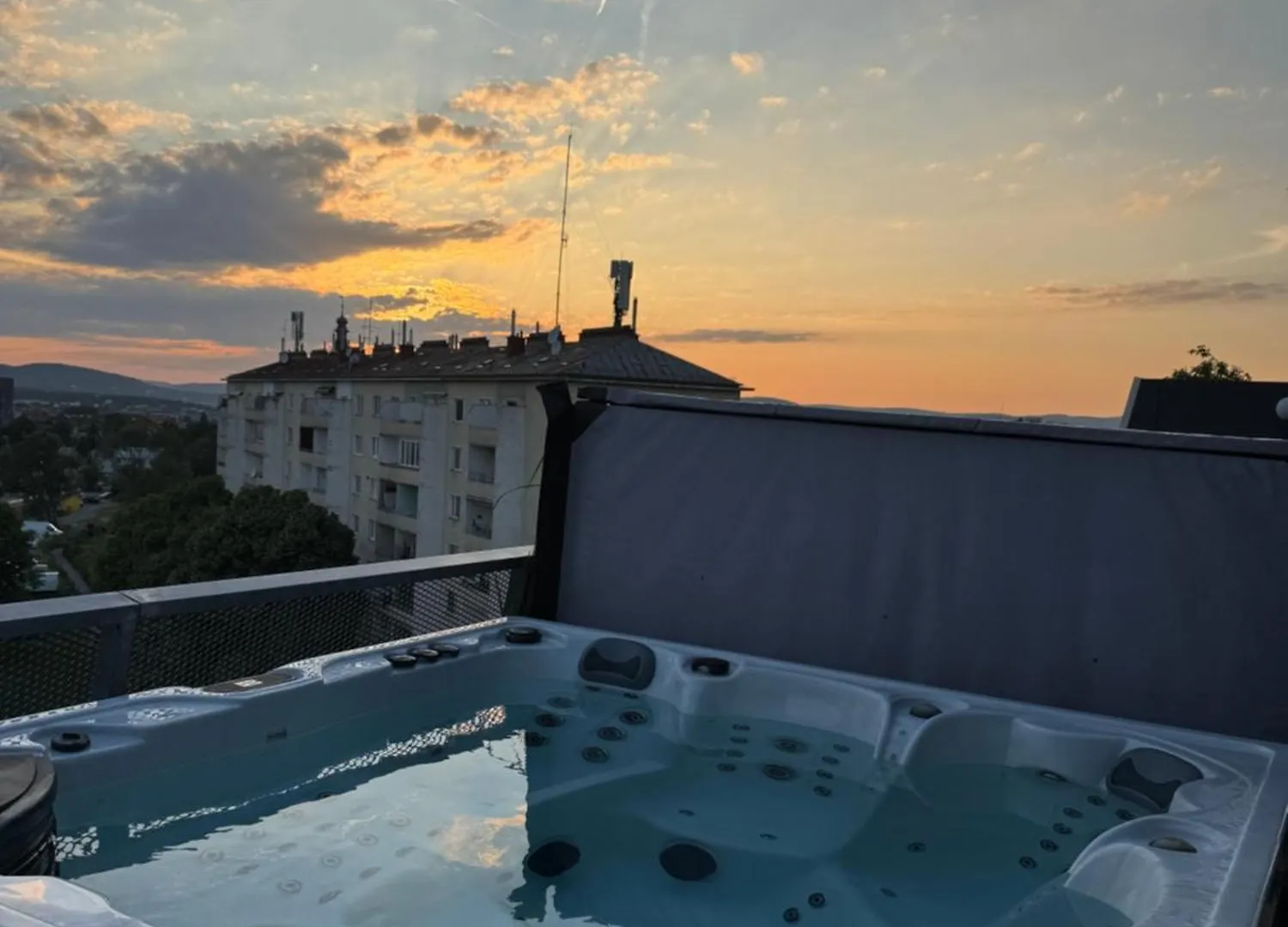 דירה Luxus Penthouse Mit Wellness-Oase Und Panoramaausblick Ueber Wien Sued אוסטריה